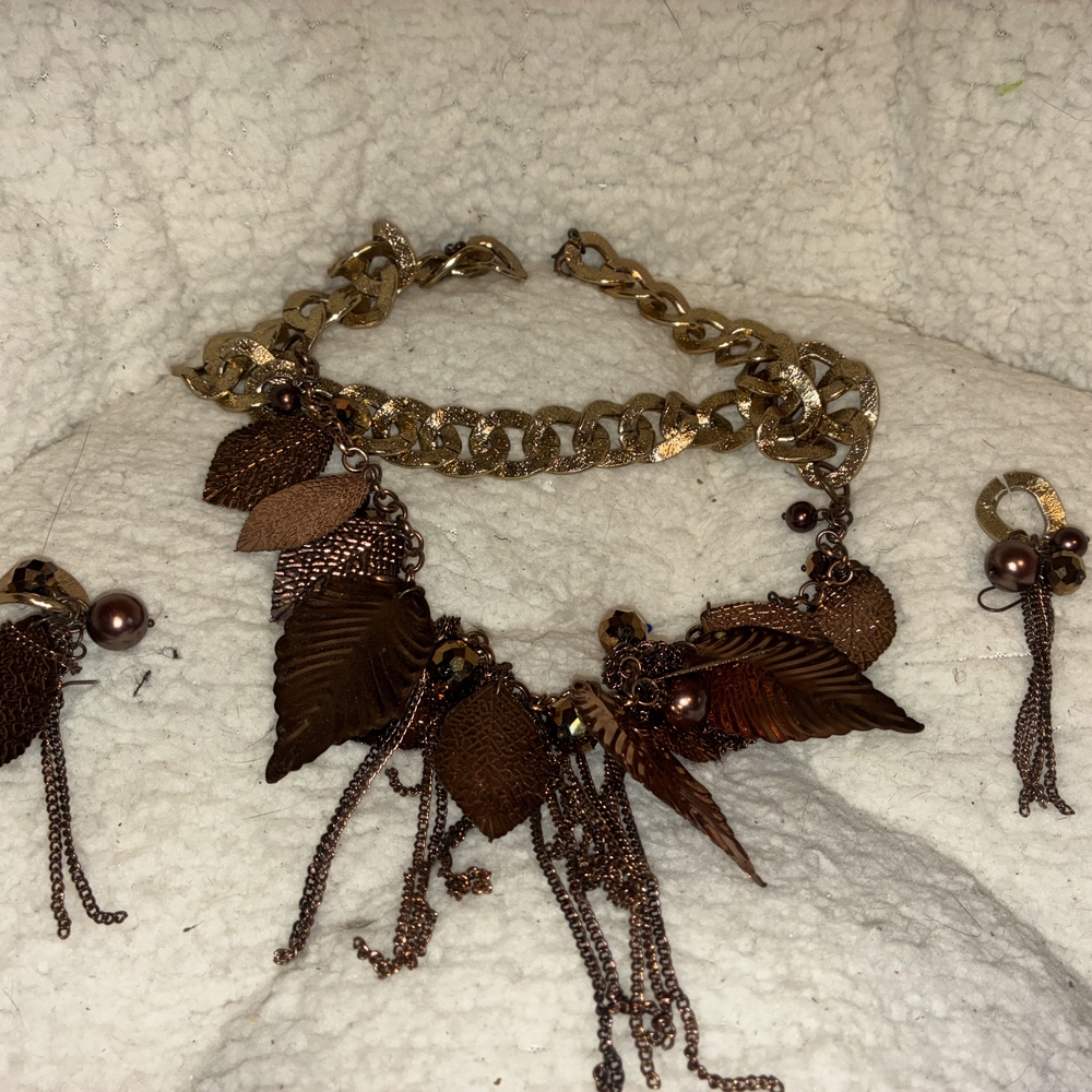 Elegant Gold and Brown Necklace Set